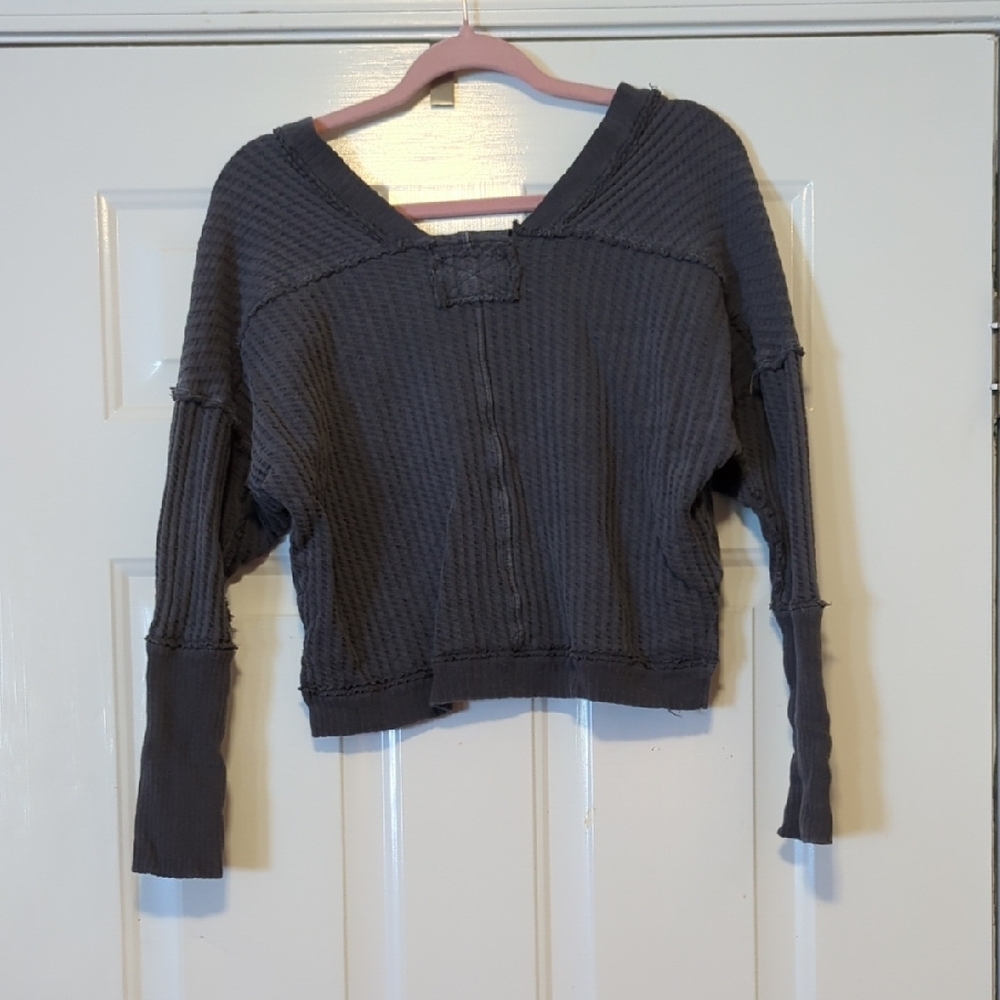 Free People Waffle Knit Cropped Thermal Top Size XS Grey Off The Shoulder Boho - Picture 3 of 4